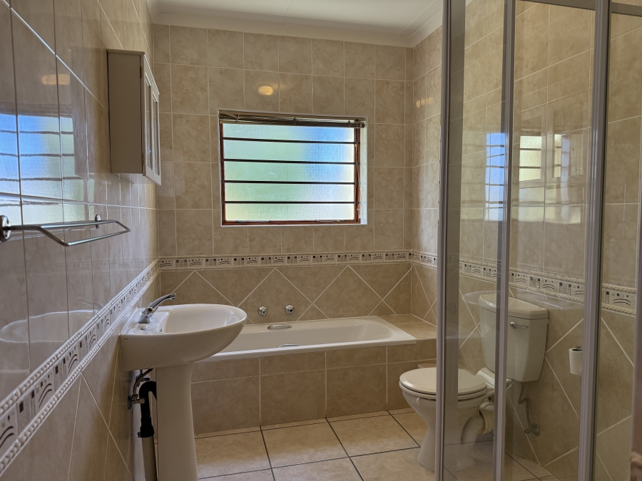 3 Bedroom Property for Sale in Sandbaai Western Cape